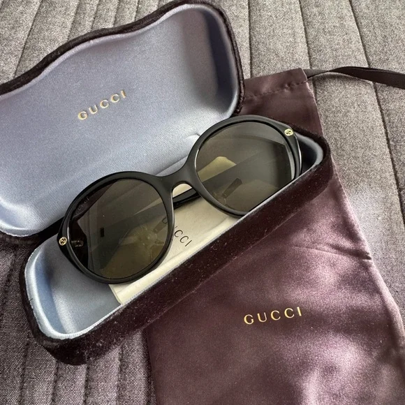 Gucci | Accessories | Gucci Black Round Sunglasses With Case 